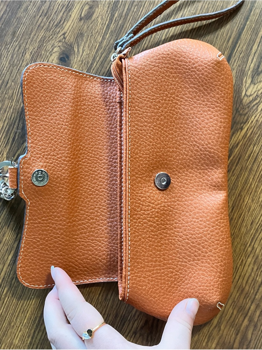 Tommy Hilfiger Like New Brown Leather Wristlet Clutch Baguette - Picture 3 of 7